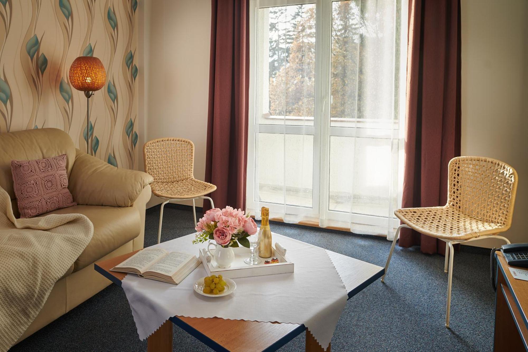 Hotel Palace - Kupele Sliac Bagian luar foto